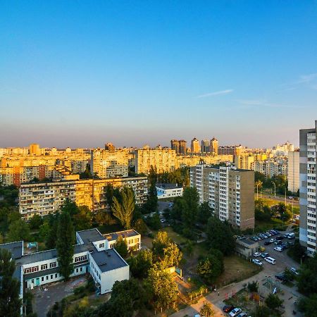 Kvartirkoff Na Bogatirskaya 6A, 17 Floor 키예프 외부 사진